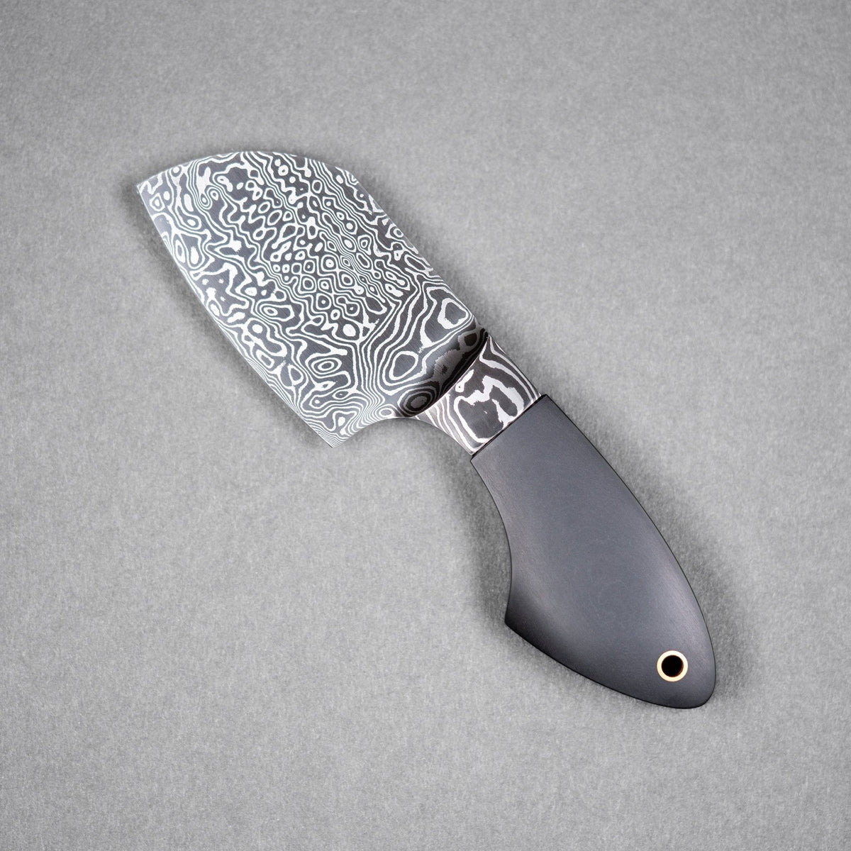 Production vs Custom Knives - URBAN EDC®