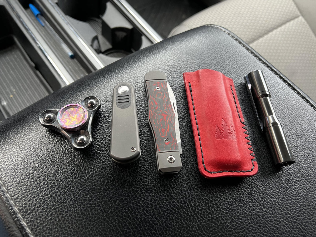 Showcase #357: YouTuber and "Corporate America guy" from the USA - URBAN EDC®
