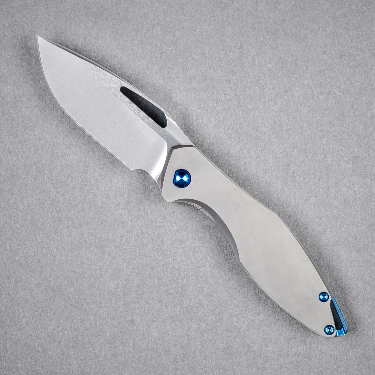 Koenig Mini Arius - Non-Flipper w/ Blue Anodized Ti Hardware & Burnished M390