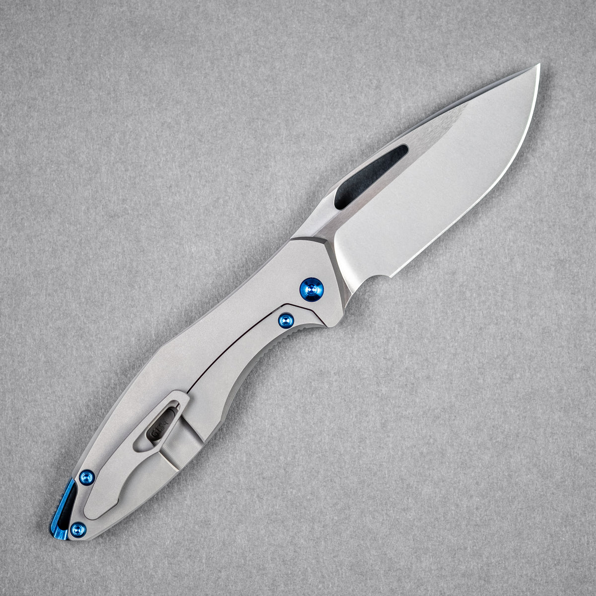 Koenig Mini Arius - Non-Flipper w/ Blue Anodized Ti Hardware & Burnished M390
