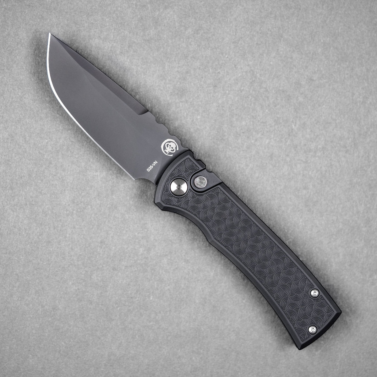 Chaves x Pro - Tech x URBAN Redencion 229 - Black DLC S35VN & Black Aluminum w/ Chaos Seigaiha™ - URBAN EDC®