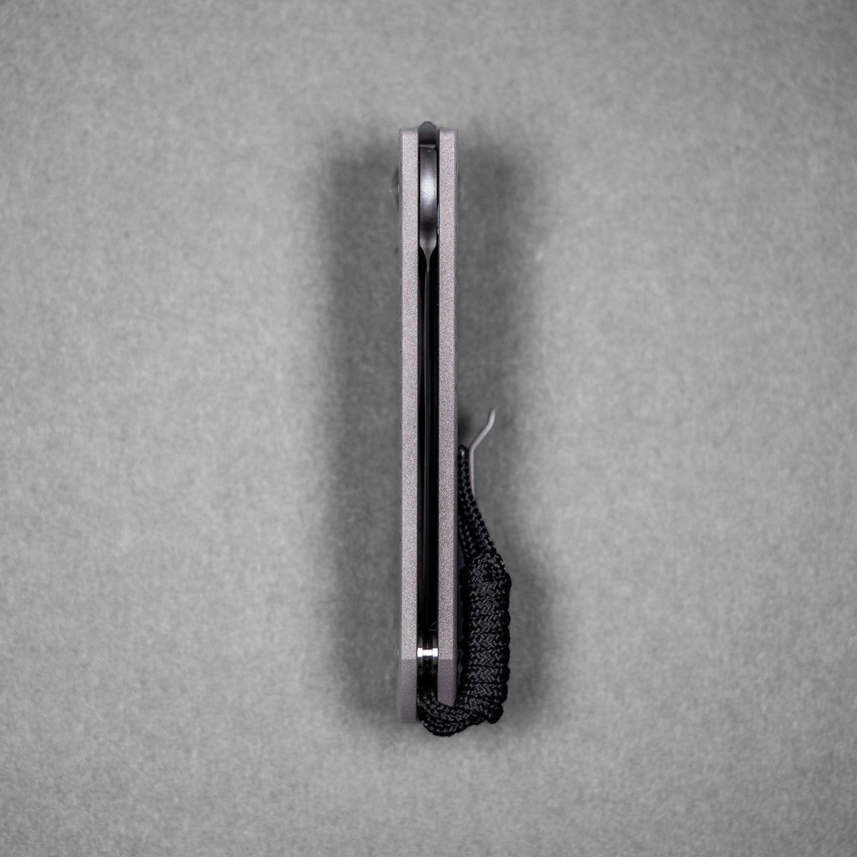 Chris Reeve Umnumzaan - Drop Point Magnacut & Sandblasted Titanium - URBAN EDC®