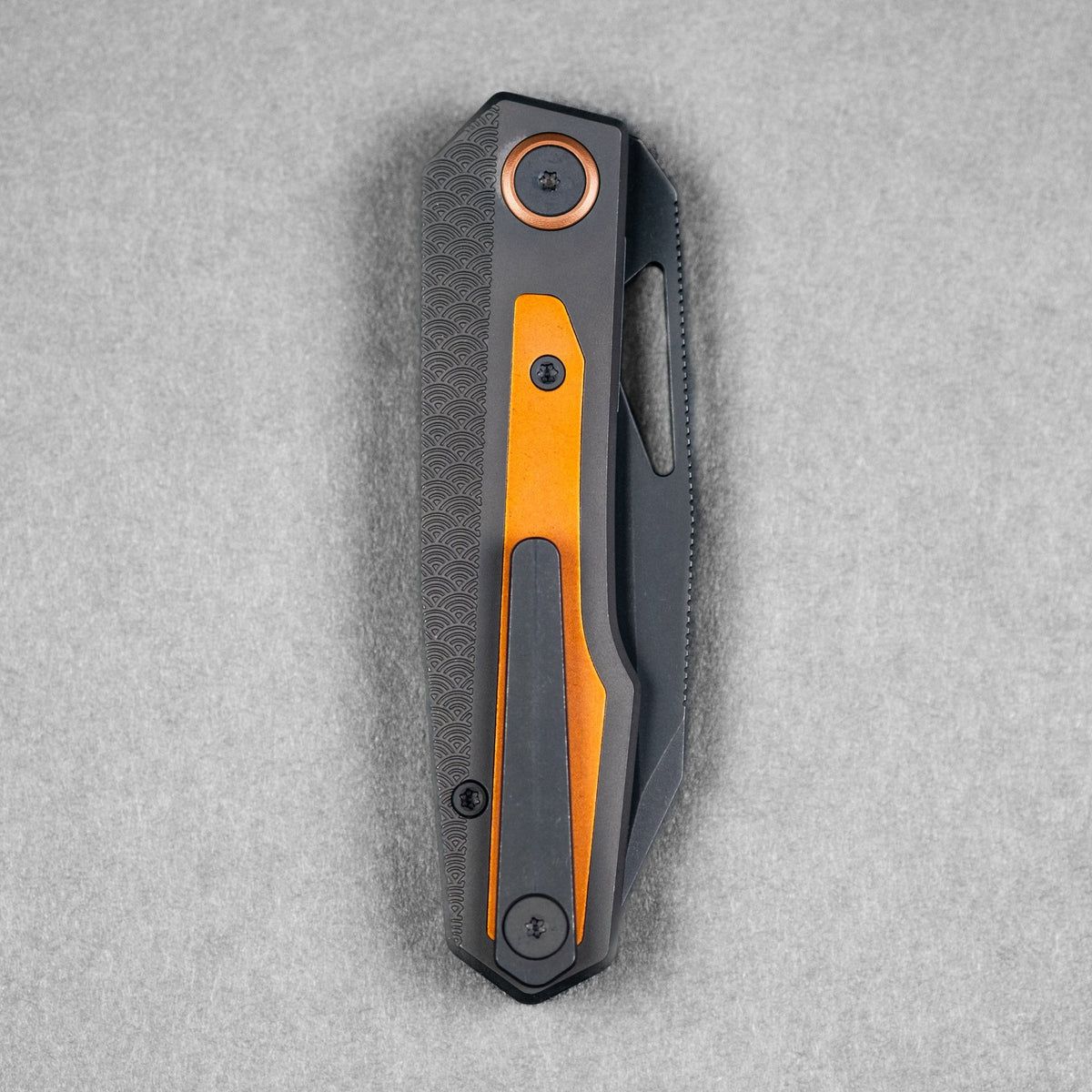 Divo x URBAN Saloon - Blackwashed S90V & Blackwashed Titanium Seigaiha w/ Copper Accents - URBAN EDC®