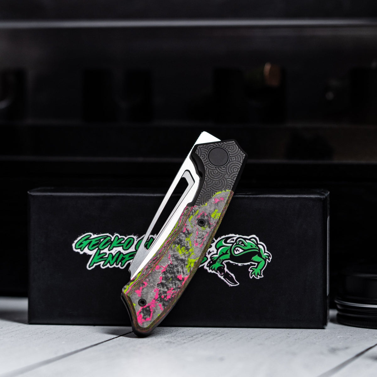 Drop Date (06/10): Gecko x URBAN Pictus V2 - Belt Satin Vanax & Blackwashed Ti Chaos Seigaiha™ w/ Watermelon Sugar Camo Carbon - URBAN EDC®