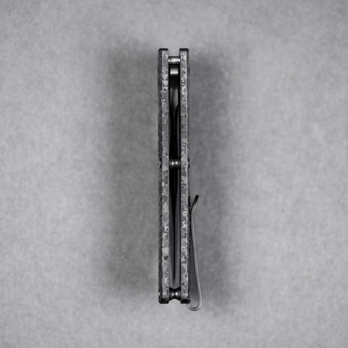 Drop Date (06/17): URBAN Castellan Non-Flipper - Belt Satin DLC Vanax & Black Crystal Titanium w/ Dragon Scale - URBAN EDC®