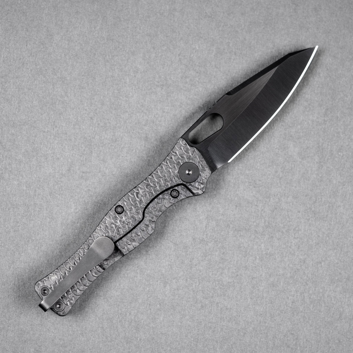 Drop Date (06/17): URBAN Castellan Non-Flipper - Belt Satin DLC Vanax & Black Crystal Titanium w/ Dragon Scale - URBAN EDC®