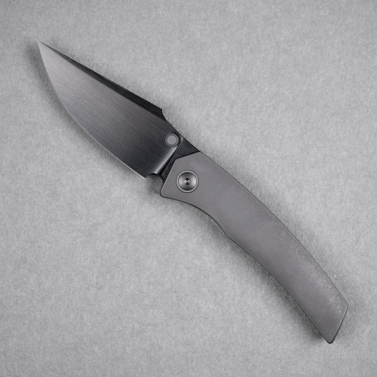 Drop Date (07/22): URBAN Isurus - Hand-Rubbed DLC Vanax & Black DLC Stonewashed Ti w/ Zirconium Hardware - URBAN EDC®