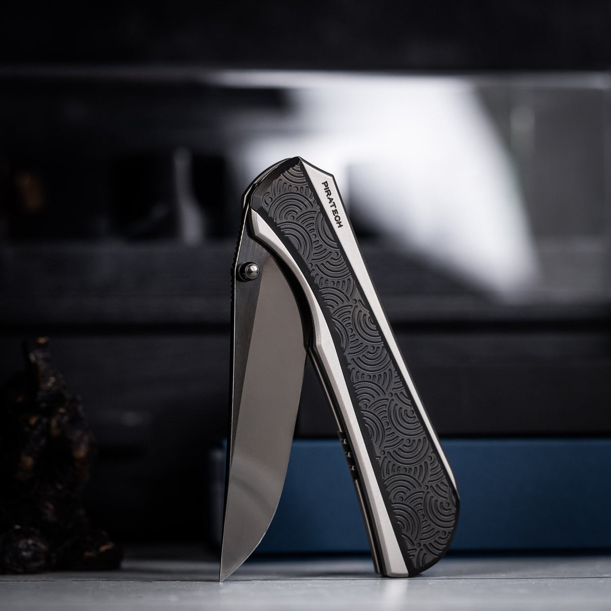 Drop Date (10/14): Piratech x URBAN Saga - Mirror Polish DLC S90V & Zir Blasted Titanium w/ Bead Blast DLC Chaos Seigaiha™ - URBAN EDC®