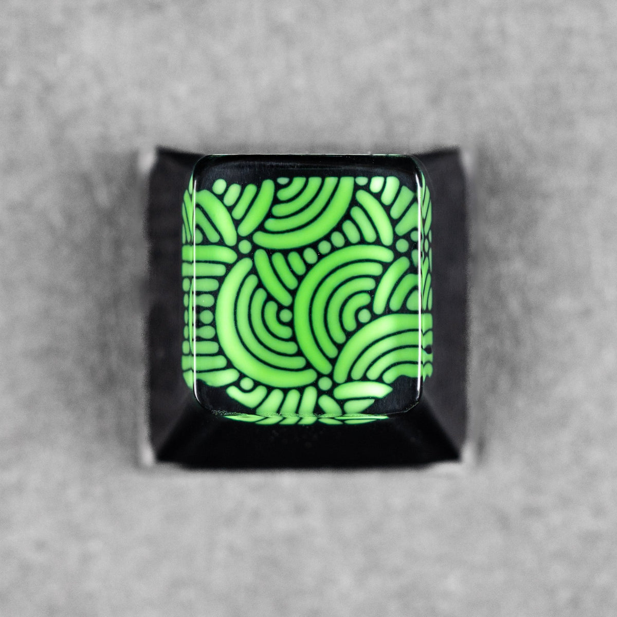 Frumpzkeys x URBAN Chaos Seigaiha™ Keycap - Green Glow - URBAN EDC®