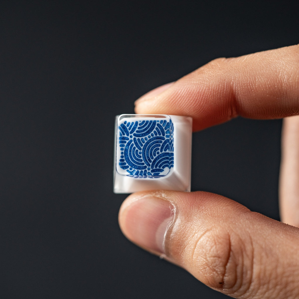 Frumpzkeys x URBAN Chaos Seigaiha™ Keycap - Metallic Blue - URBAN EDC®