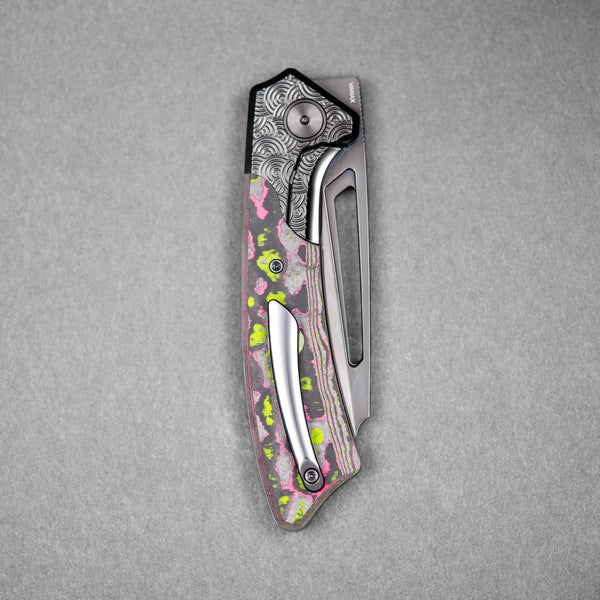 Gecko x URBAN Pictus V2 XL - Polished DLC Vanax & Polished DLC Ti Chaos Seigaiha™ w/ Watermelon Sugar Camo Carbon - URBAN EDC®