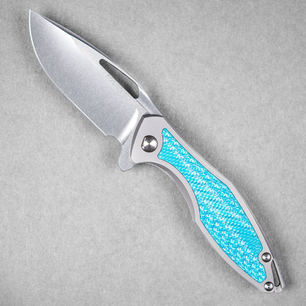 Koenig Arius Flipper - Brightwashed w/ Polished Flats M390 & Aqua Blue Twill Inlay - URBAN EDC®