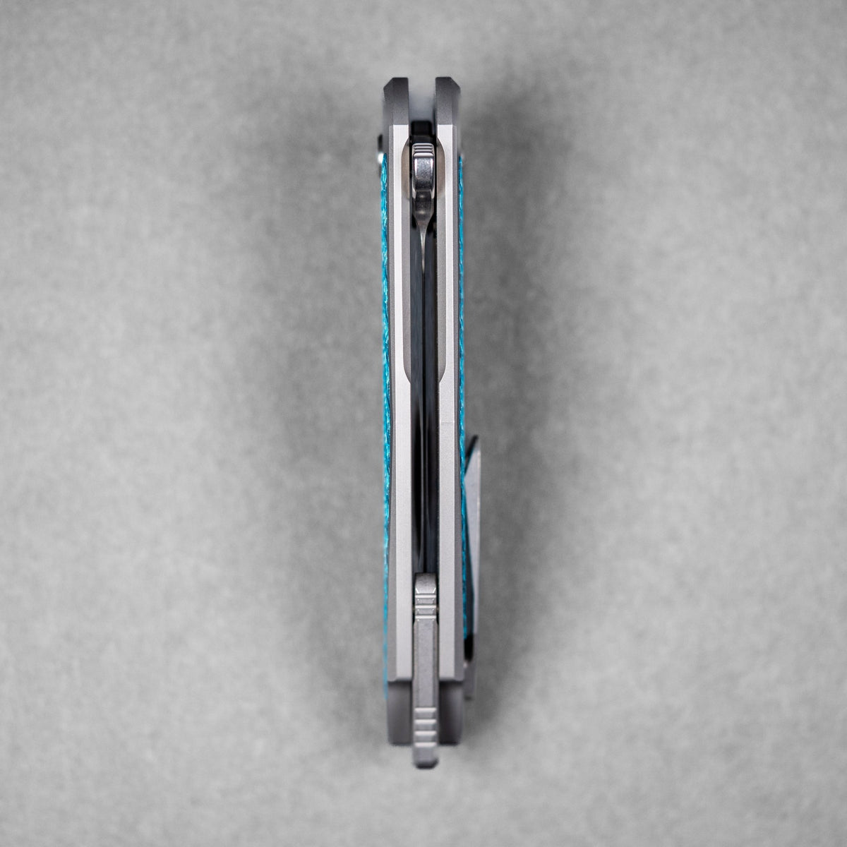 Koenig Arius Flipper - Brightwashed w/ Polished Flats M390 & Aqua Blue Twill Inlay - URBAN EDC®