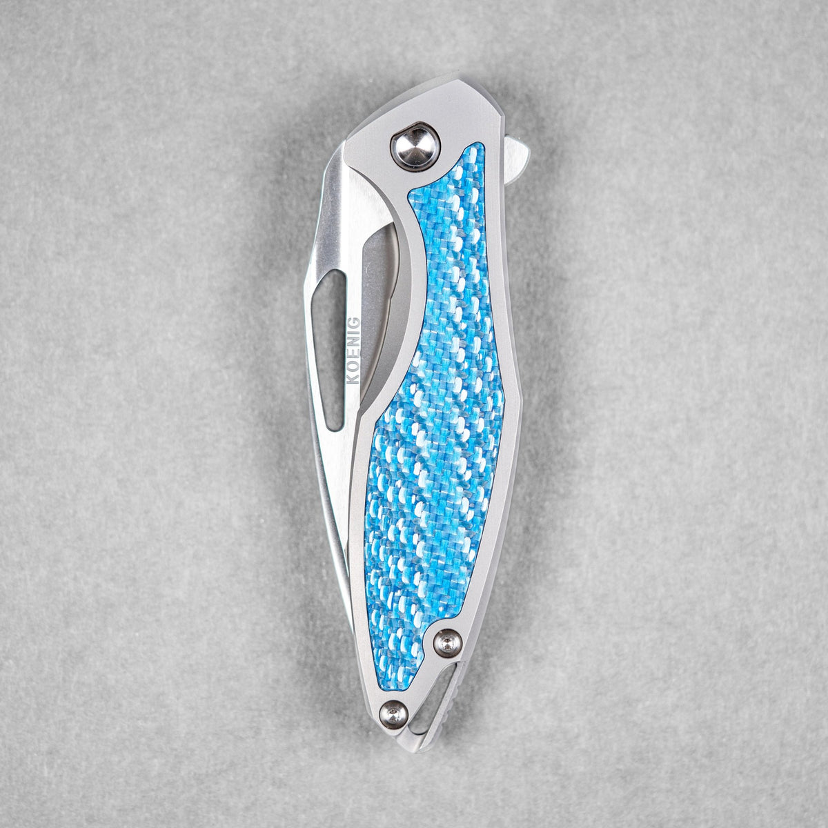 Koenig Arius Flipper - Brightwashed w/ Polished Flats M390 & Raised Blue Twill Inlay - URBAN EDC®