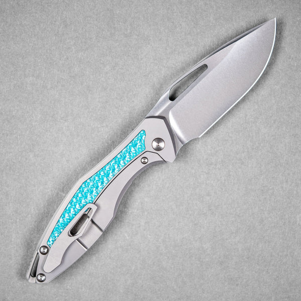 Koenig Arius Non - Flipper - Brightwashed w/ Polished Flats M390 & Aqua Teal Twill Inlay - URBAN EDC®