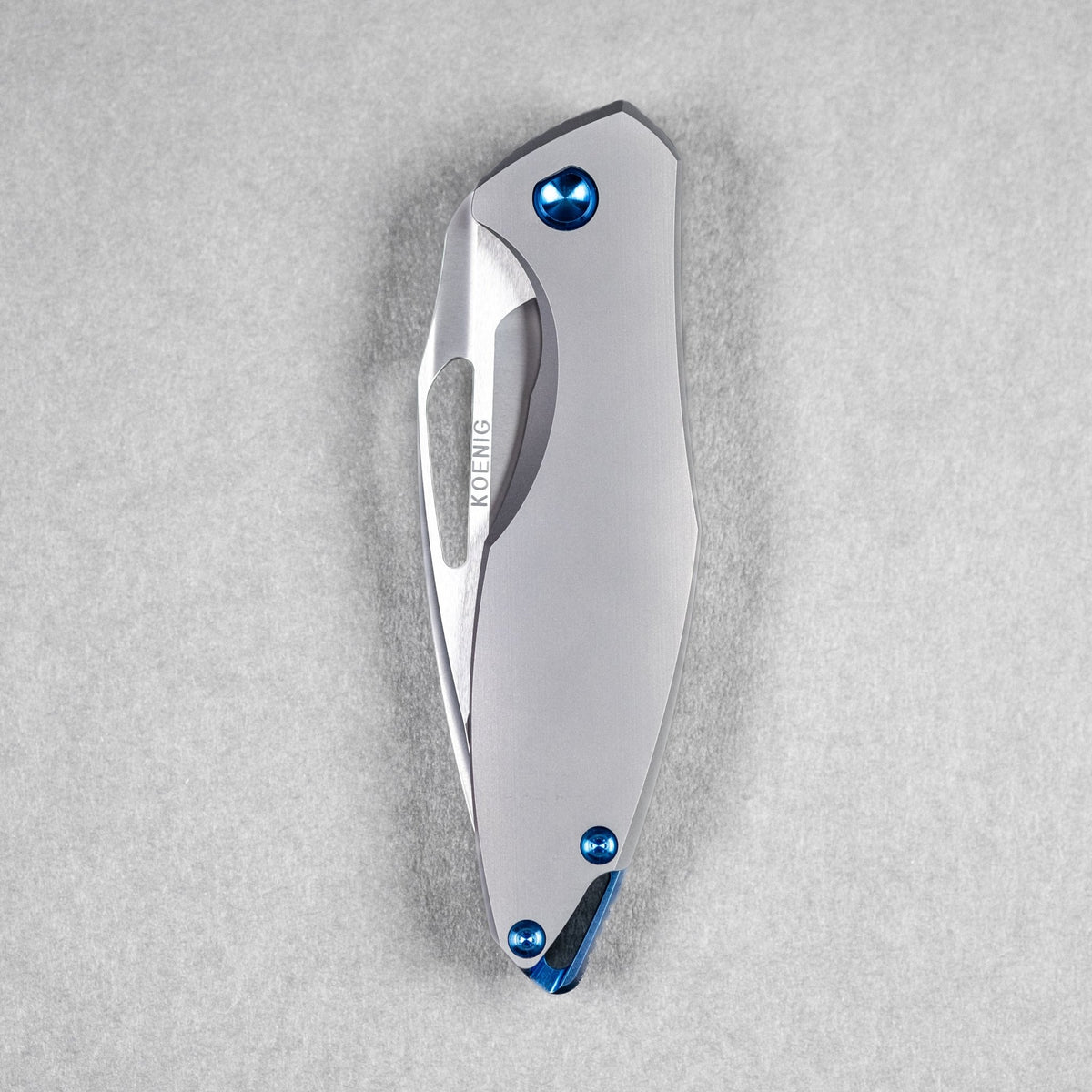 Koenig Arius - Non - Flipper w/ Blue Anodized Ti Hardware & Burnished M390 - URBAN EDC®