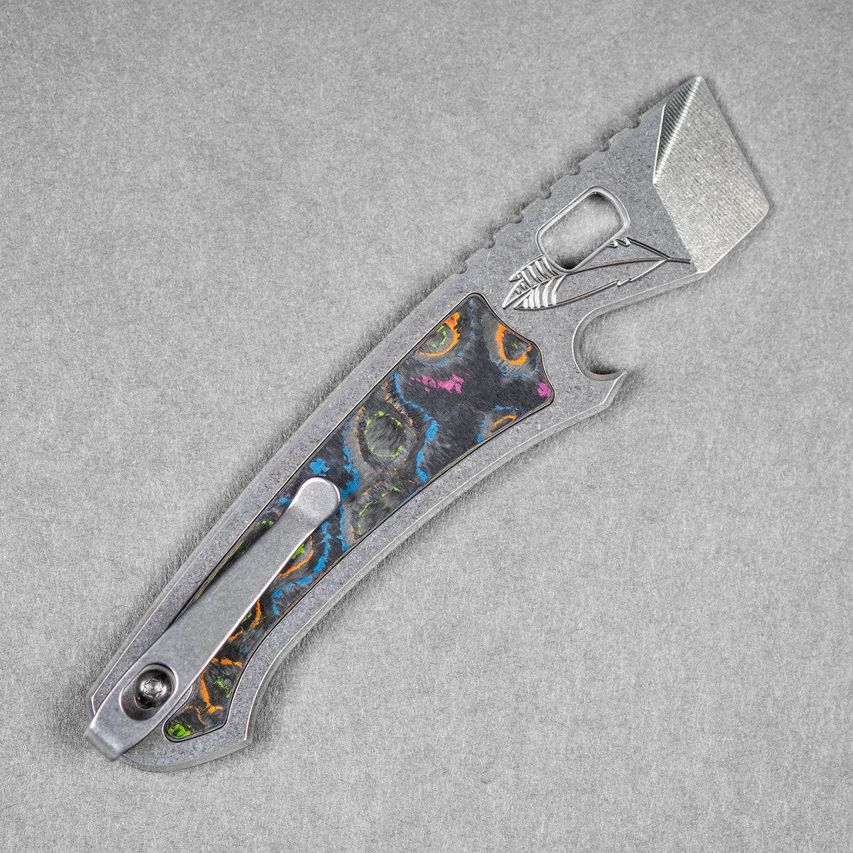 LynchNW x URBAN Best Case Scenario v2 Prybar - 80s Camo Carbon - URBAN EDC®