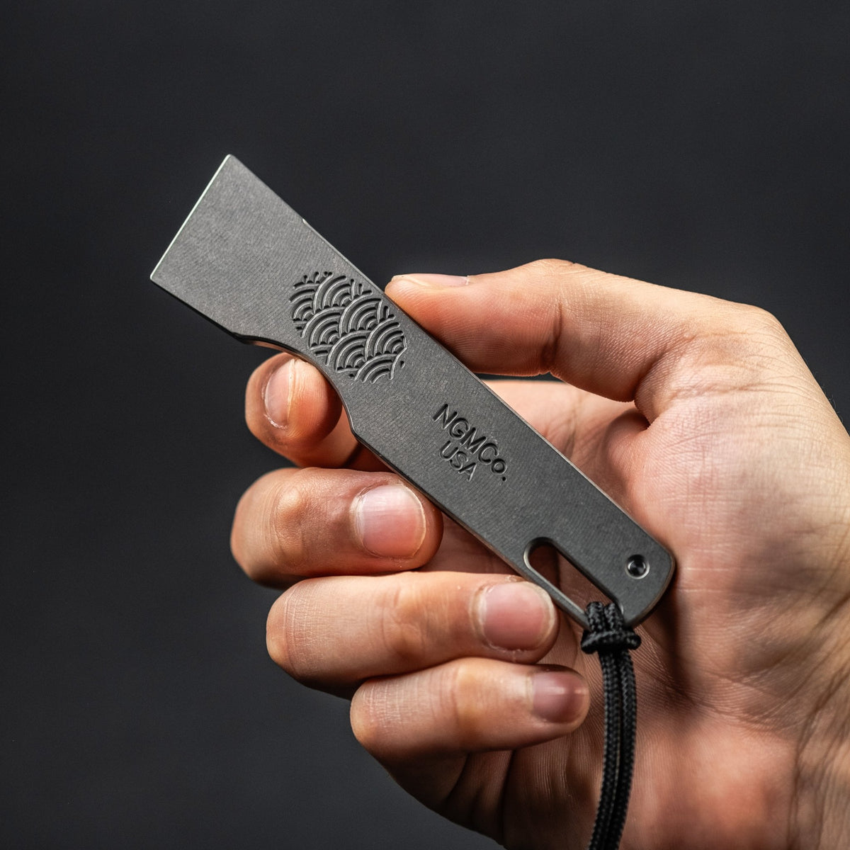 Nice Guy Machine Co x URBAN Small Sleeper 'Doris' Prybar - Seigaiha Titanium - URBAN EDC®