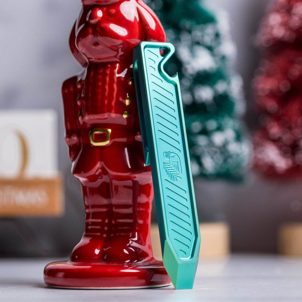 Peace Neighbor Archon Prybar - Green Titanium - URBAN EDC®
