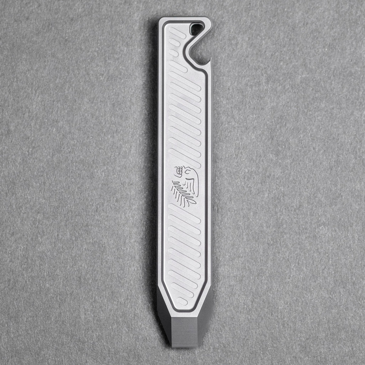 Peace Neighbor Archon Prybar - Plain Titanium - URBAN EDC®