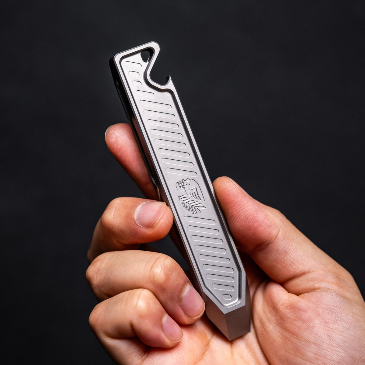 Peace Neighbor Archon Prybar - Plain Titanium - URBAN EDC®