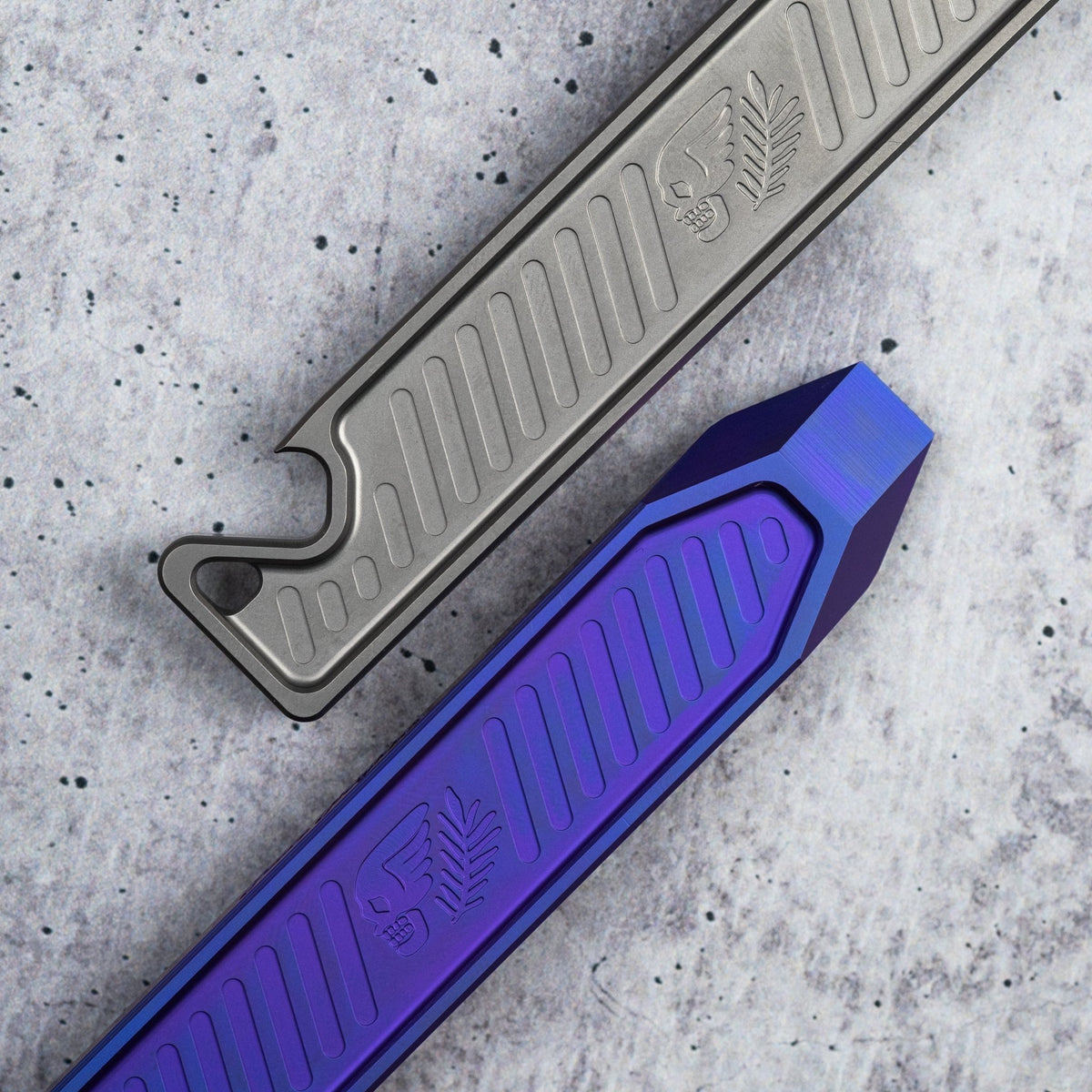 Peace Neighbor Archon Prybar - Titanium - URBAN EDC®