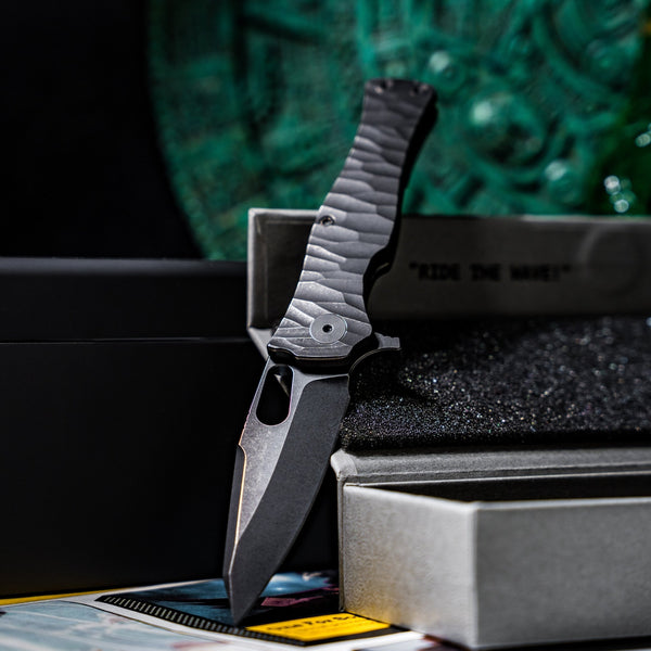 Pre - Order: URBAN Castellan - Blackwashed Magnacut & Blackwashed Titanium w/ Rock Texture - URBAN EDC®