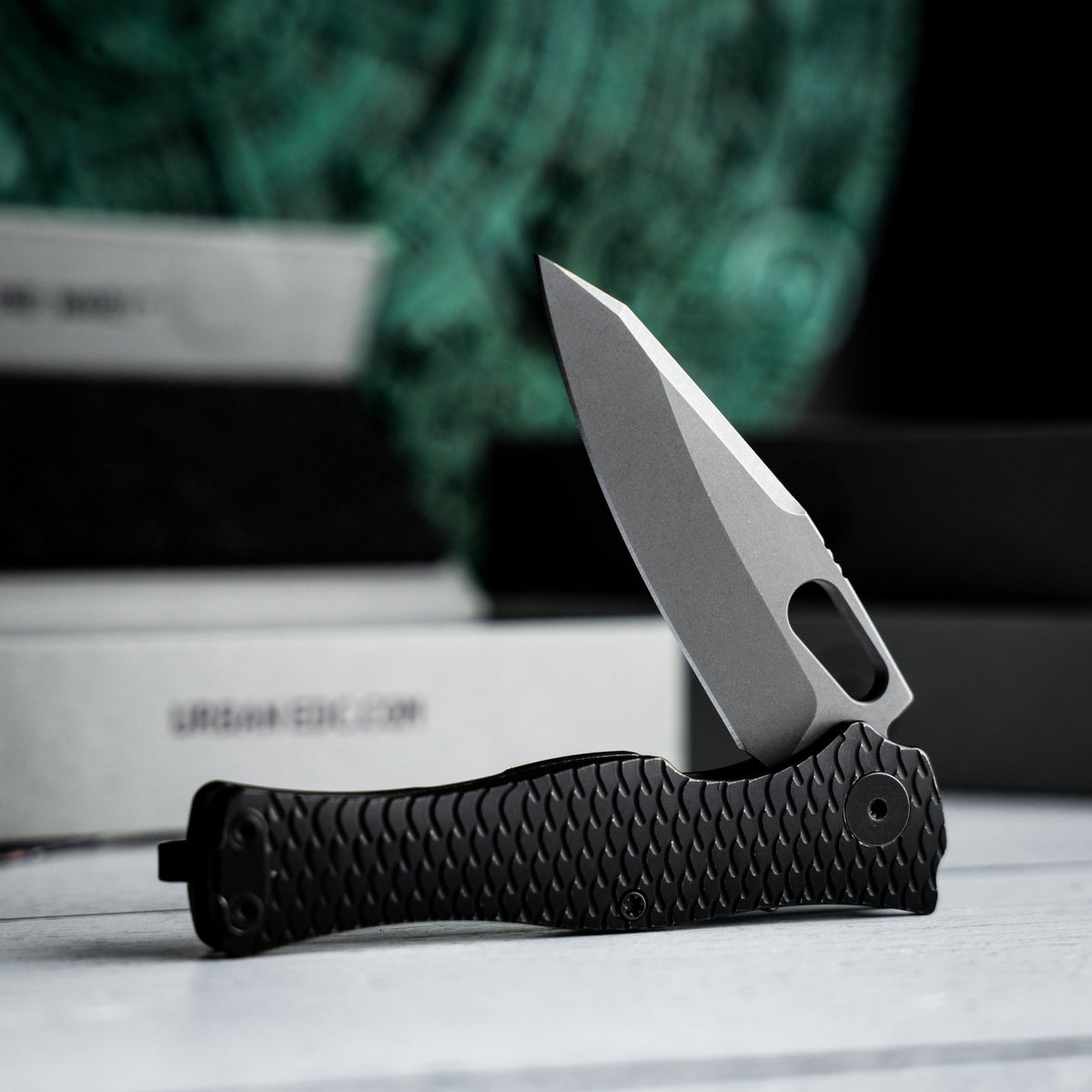 Pre - Order: URBAN Castellan - Darkwashed Magnacut & Blackwashed Titanium w/ Dragon Scale - URBAN EDC®
