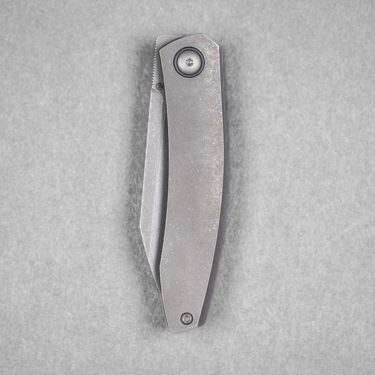 Pre - Order: URBAN Chimarra - Darkwashed Magnacut & Darkwashed Titanium w/ Zirc Pivot Collar & Clip - URBAN EDC®