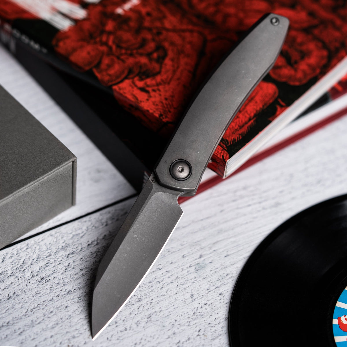 Pre - Order: URBAN Chimarra - Darkwashed Magnacut & Darkwashed Titanium w/ Zirc Pivot Collar & Clip - URBAN EDC®