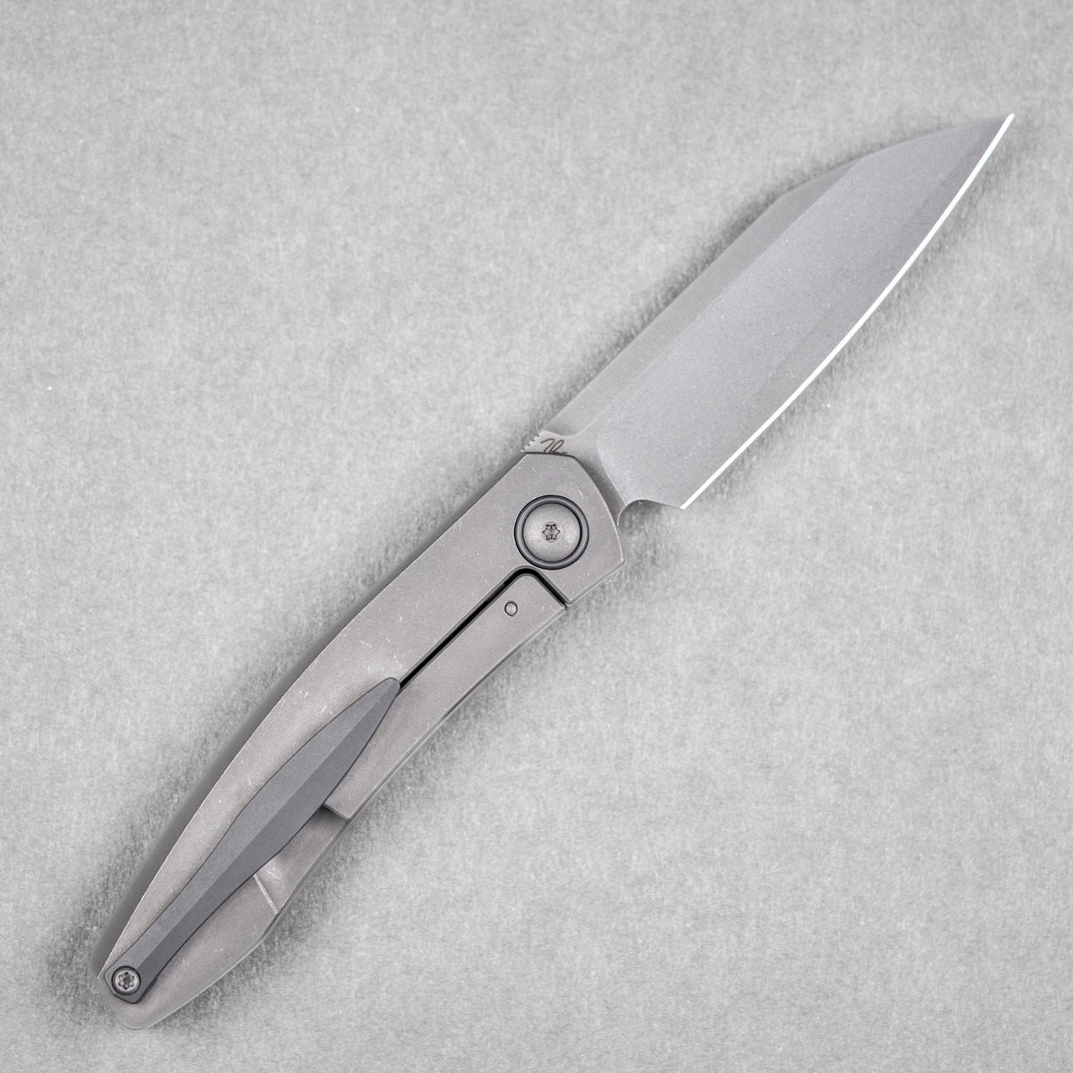 Pre - Order: URBAN Chimarra - Darkwashed Magnacut & Darkwashed Titanium w/ Zirc Pivot Collar & Clip - URBAN EDC®