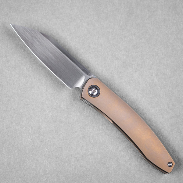 Pre - Order: URBAN Chimarra - Hand - Rubbed Magnacut & Bronze Anodized Titanium w/ Zirc Pivot Collar & Clip - URBAN EDC®