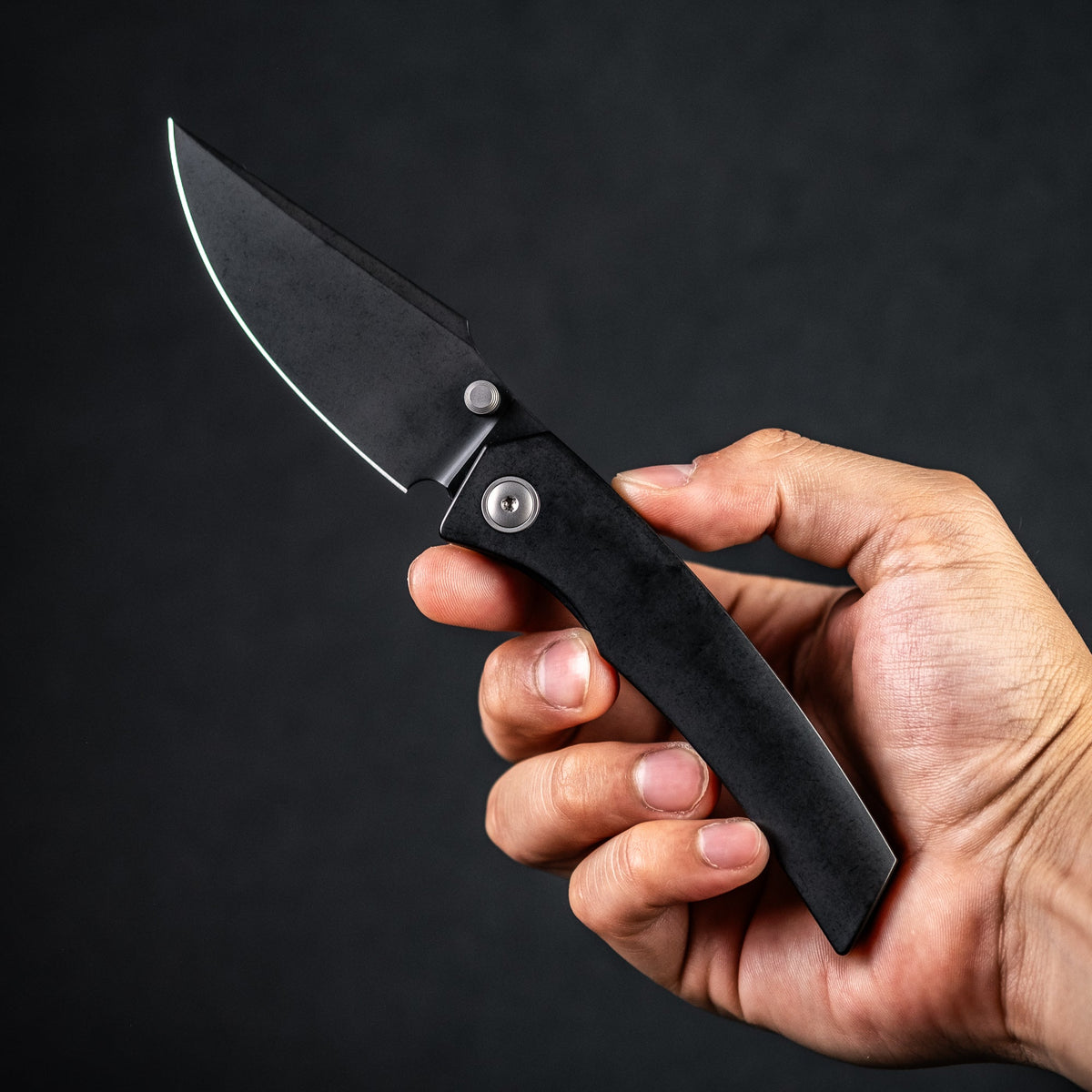 Pre - Order: URBAN Isurus - Blackwashed Magnacut & Blackwashed Ti w/ Bead Blasted Ti Hardware - URBAN EDC®