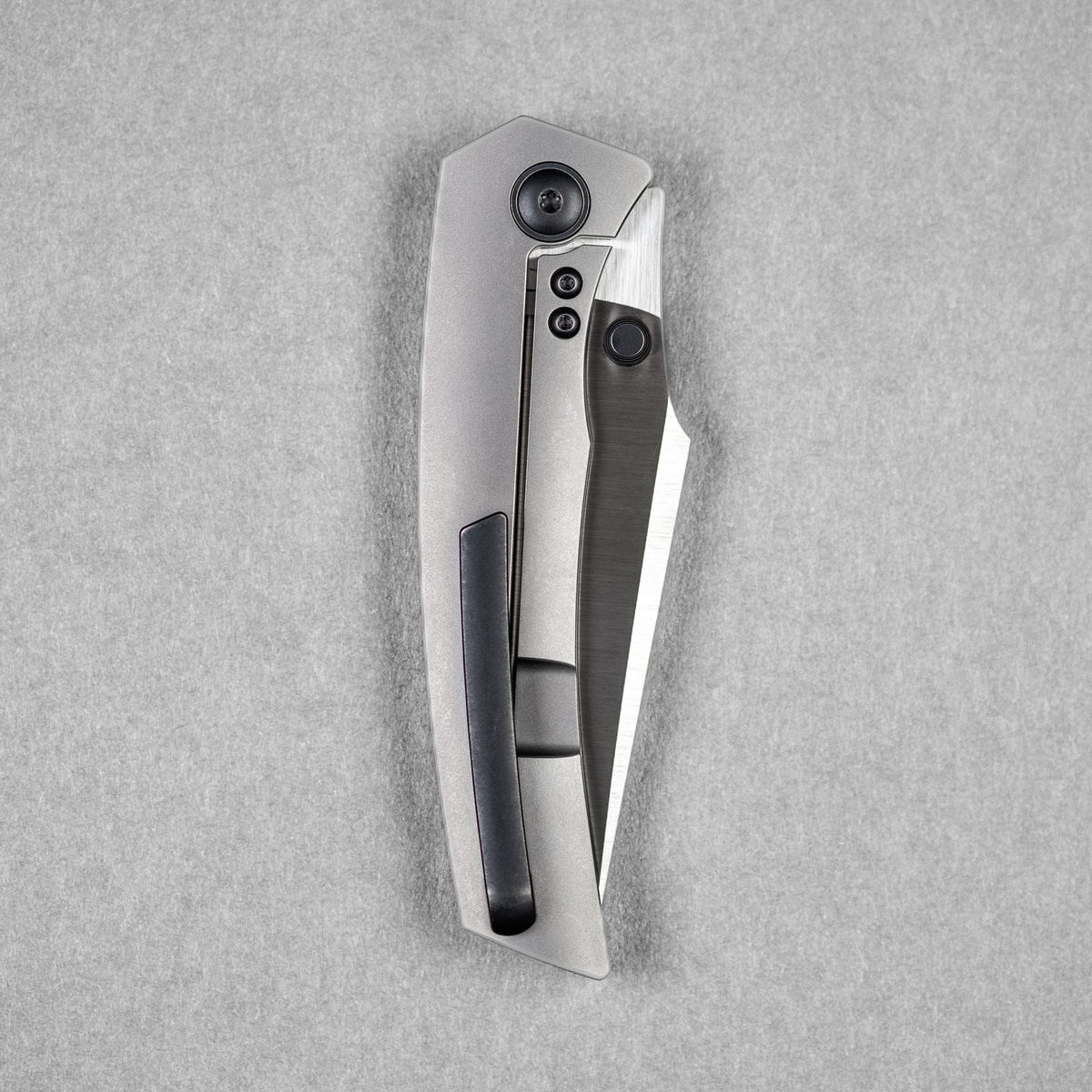 Pre - Order: URBAN Isurus - Satin Magnacut & Bead Blasted Ti w/ Blackwashed Hardware - URBAN EDC®