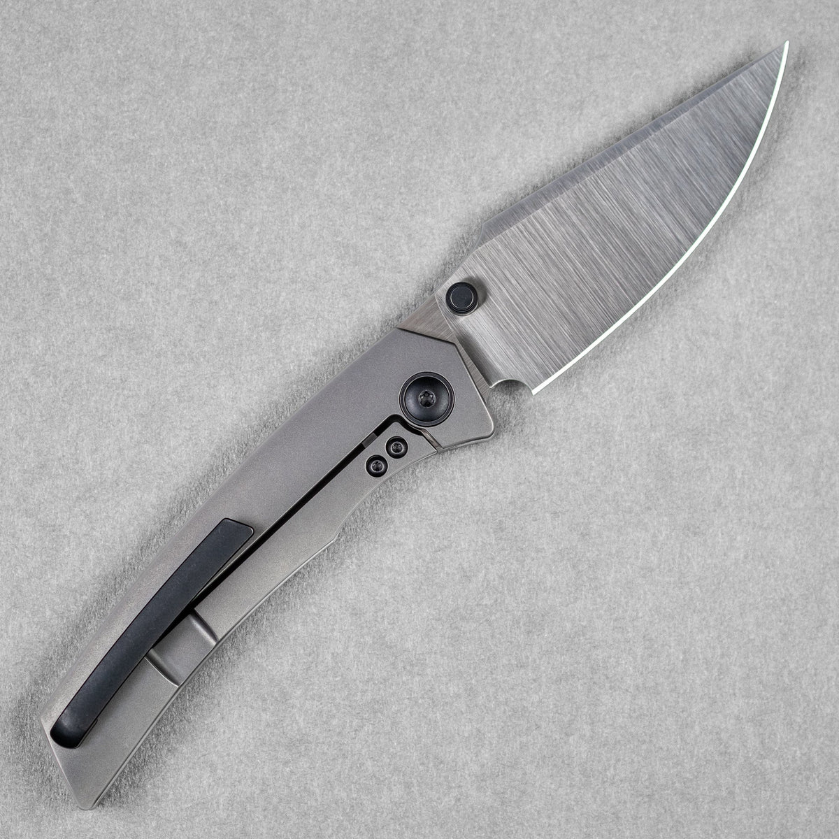 Pre - Order: URBAN Isurus - Satin Magnacut & Bead Blasted Ti w/ Blackwashed Hardware - URBAN EDC®