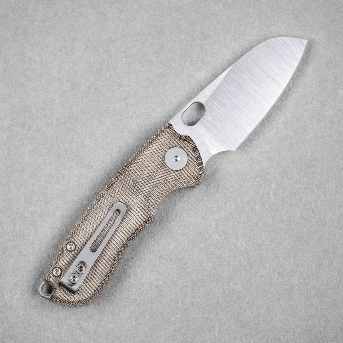 Pre - Order: URBAN Jib - Satin Magnacut & Green Micarta w/ Titanium Backspacer - URBAN EDC®