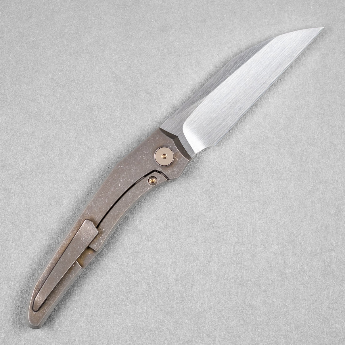 Pre - Order: URBAN Nitroglide - Hand - Rubbed Magnacut w/ Bronze Anodized Stonewash Titanium (Pre - Order Exclusive) - URBAN EDC®