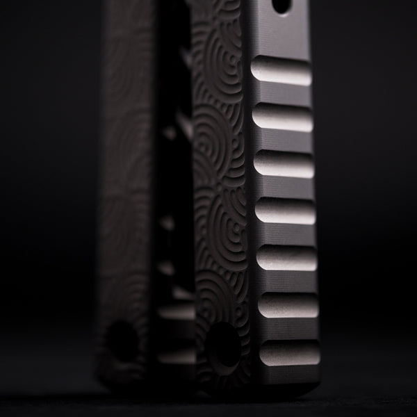 Squid Industries X URBAN Krake Raken Trainer V3 - DLC (Exclusive) - URBAN EDC®