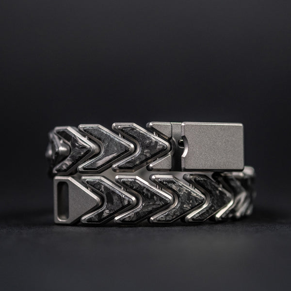Tomas Makes Vector Bracelet - Titanium w/ Dark Matter Glow Carbon Fiber (Custom) - URBAN EDC®