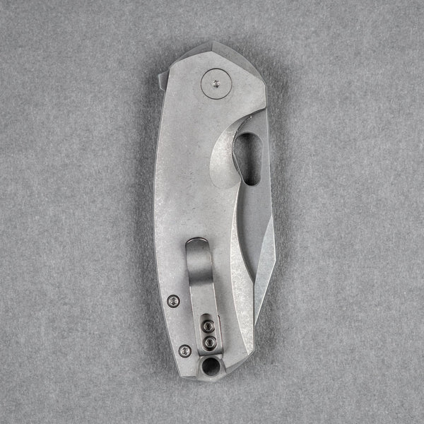 URBAN Becerro - Darkwashed Magnacut & Darkwashed Titanium - URBAN EDC®