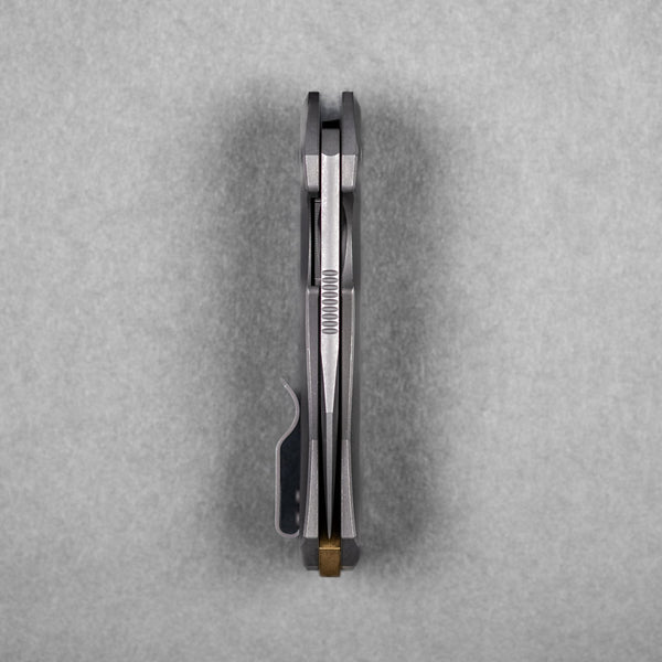 URBAN Becerro - Darkwashed Magnacut & Darkwashed Titanium w/ Micro Milling - URBAN EDC®