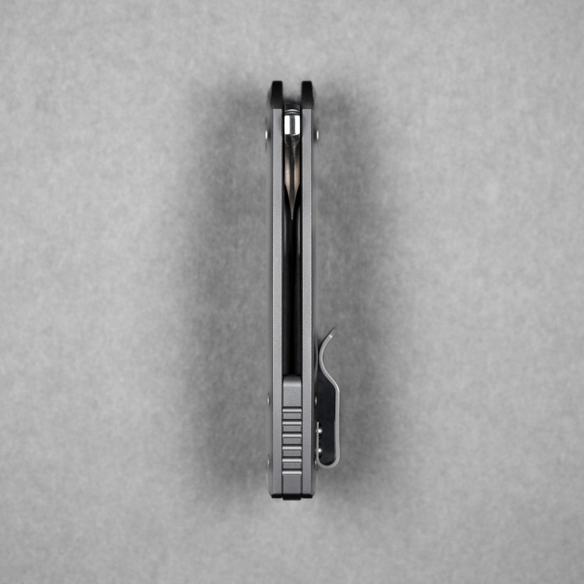 URBAN Becerro - Hand - Rubbed Magnacut & Plain Titanium - URBAN EDC®