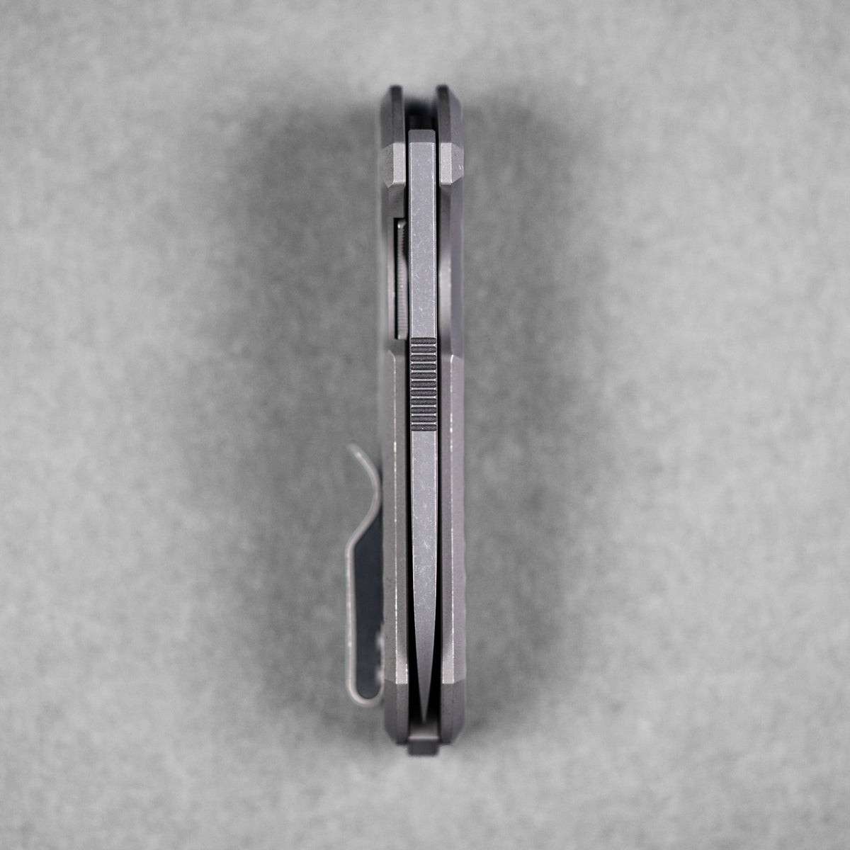 URBAN F5.5 - Acid - Etched Magnacut & Darkwashed Titanium w/ Jigged Pattern - URBAN EDC®