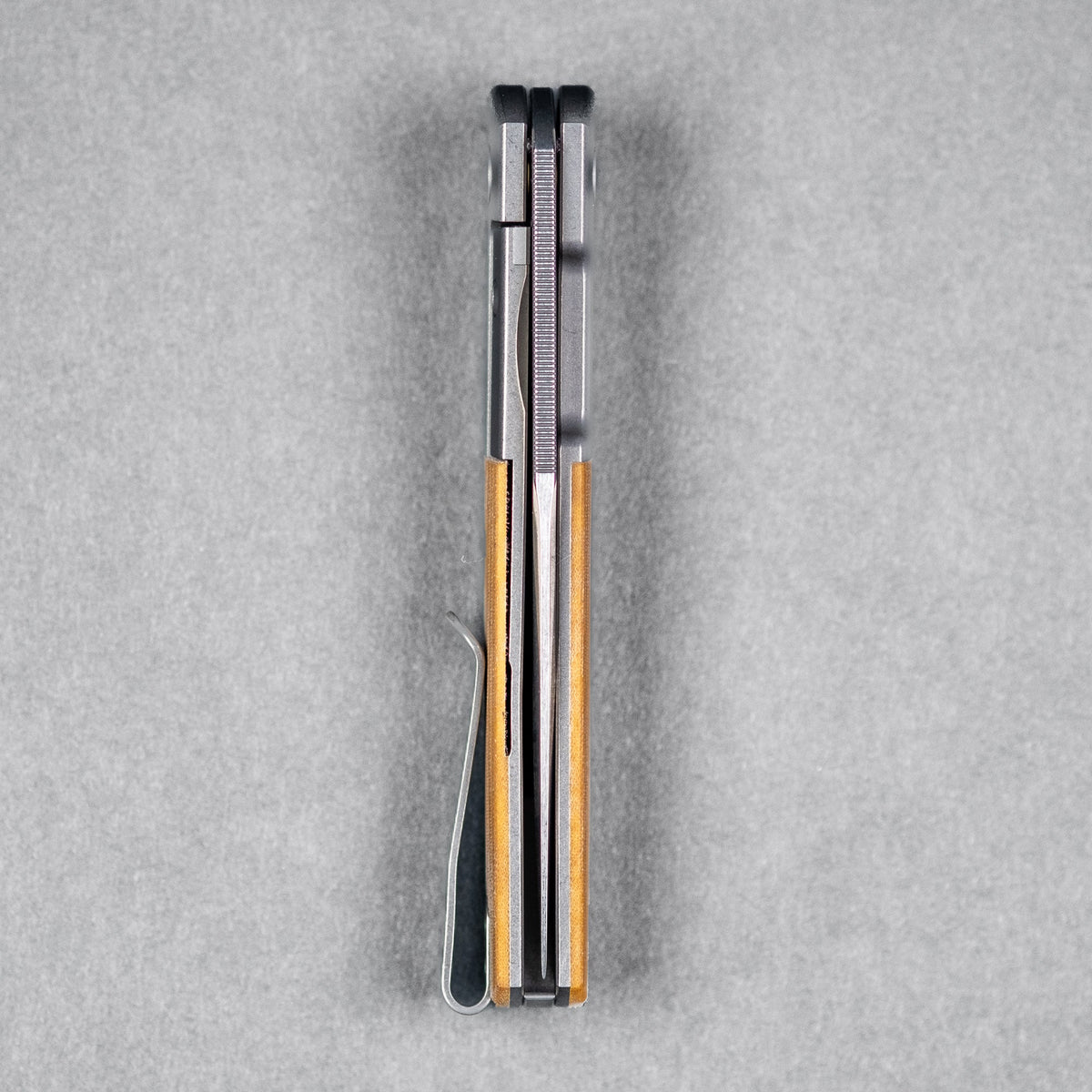 URBAN Finback - Natural Linen Micarta w/ Stonewashed Magnacut - URBAN EDC®