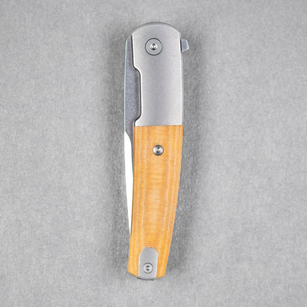 URBAN Finback - Natural Linen Micarta w/ Stonewashed Magnacut - URBAN EDC®