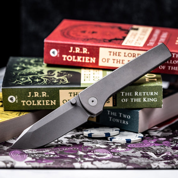 URBAN Miso - Darkwashed Titanium w/ Darkwashed Compound Hollow Magnacut - URBAN EDC®