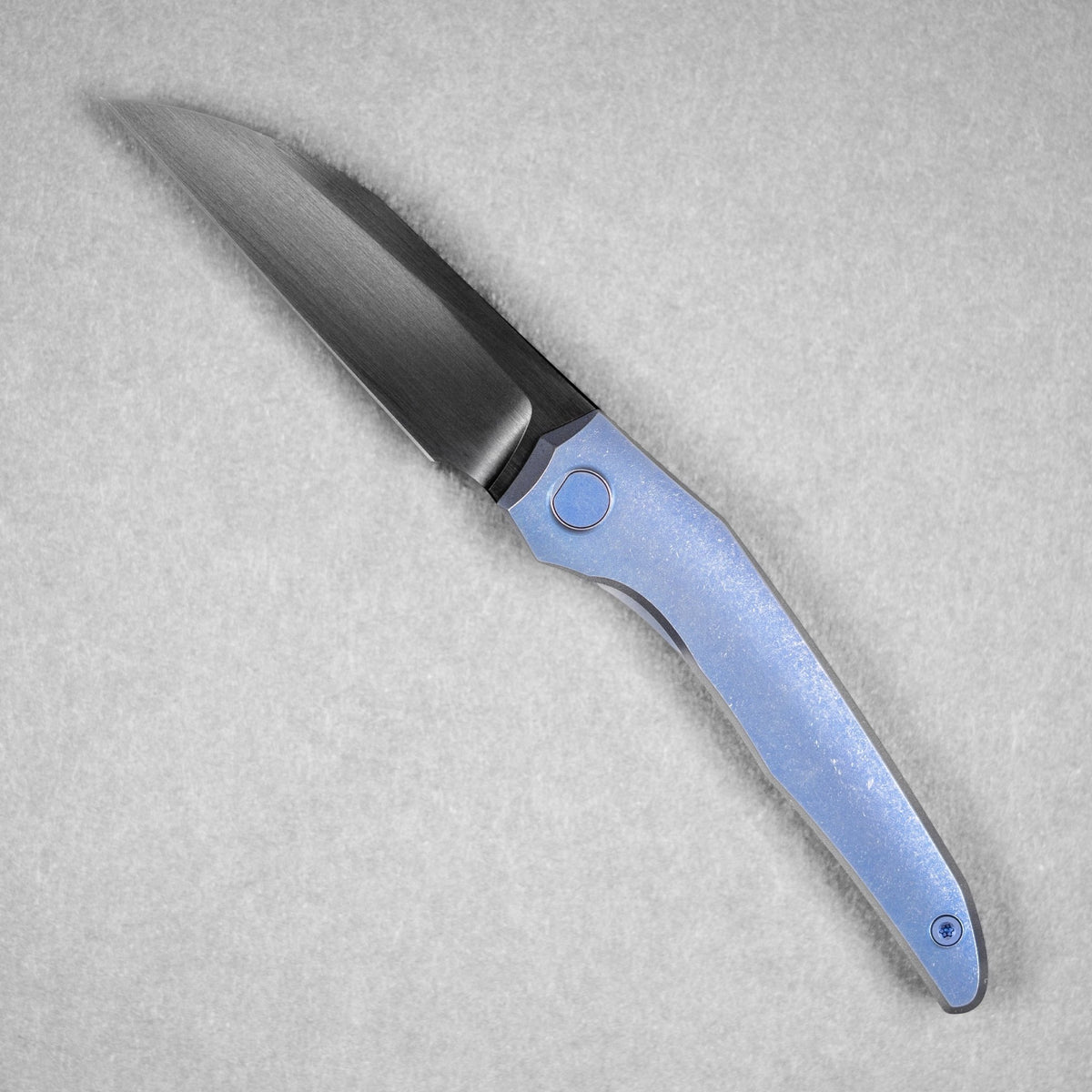 URBAN Nitroglide - Polished DLC Hand - Rubbed Magnacut w/ Blurple Anodized Stonewash Titanium - URBAN EDC®