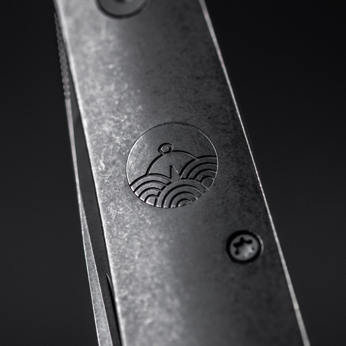 URBAN Straighthawk - Blackwashed Titanium w/ Blackwashed Magnacut - URBAN EDC®
