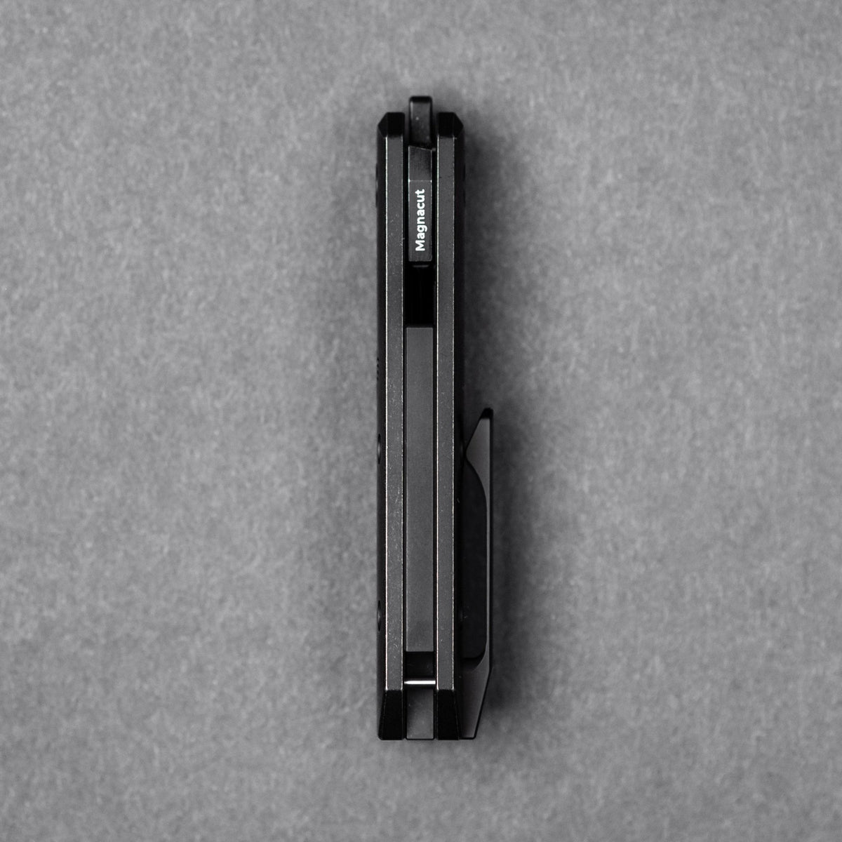 URBAN Straighthawk - Blackwashed Titanium w/ Blackwashed Magnacut - URBAN EDC®