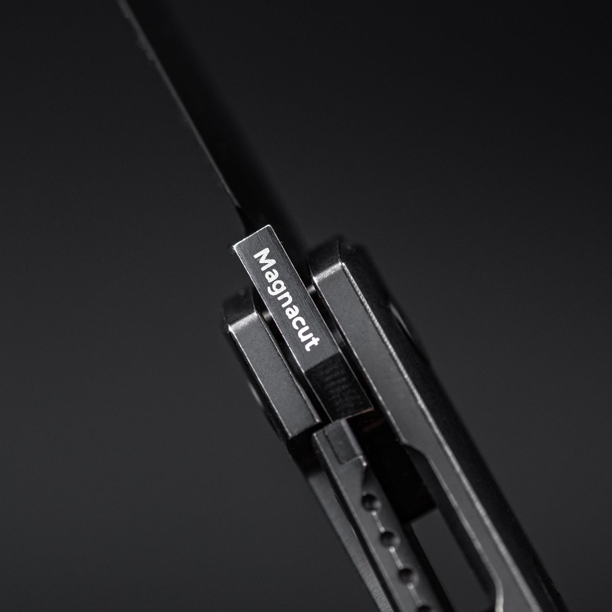 URBAN Straighthawk - Blackwashed Titanium w/ Blackwashed Magnacut - URBAN EDC®